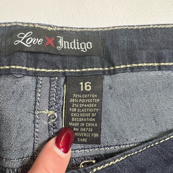 Love Indigo Blue Jean Shorts with Cuffed Hems - Picture 2 of 3